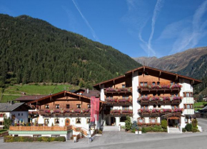 Отель Hotel zum Holzknecht am See, Нойштифт, Штубайталь